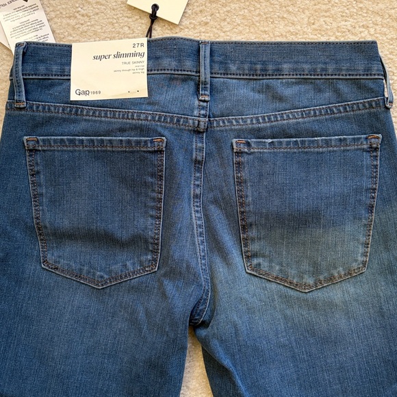 GAP Women's Skinny Jeans - Picture 8 of 12